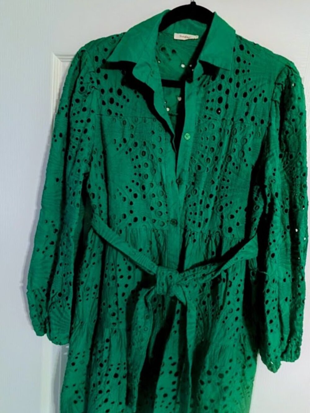 Green, "Sunday Up" (boutique brand) dress, long sleeve, tie belt. Size Large